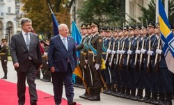 Петро Порошенко зустрівся  з  Реувеном Рівліном