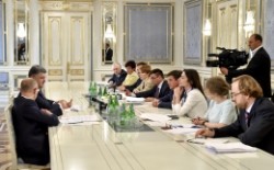 Президент провів нараду щодо стану виконання Україною вимог для введення безвізового режиму з ЄС