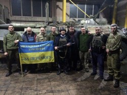 Буковинські міграційники та підприємці передали допомогу мешканцям Авдіївки та землякам-бійцям