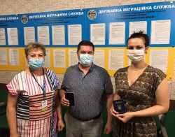 Представники органів виконавчої служби Запоріжчини оформлюють собі ID-картки