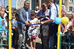 Відкриття дитячого ігрового майданчика