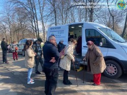 Мобільні підрозділи ДМС продовжують документування громадян на прифронтових територіях