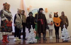 В Чернівцях на Миколая міграційники подарували дітям «Рукавичку»