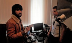 На Хмельниччині іноземців документують посвідками нового зразка