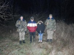 Прикордонники Мукачівського загону врятували двох в’єтнамок, які порушуючи кордон провалилися під лід