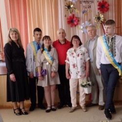 Буковинські міграційники привітали випускників підшефної школи