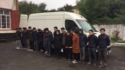 Поліція викрила перевезення 20 нелегальних мігрантів