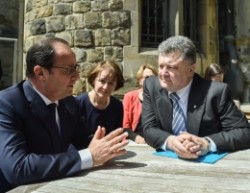 Петро Порошенко та Франсуа Олланд обговорили додаткові заходи для втілення у життя Мінських угод