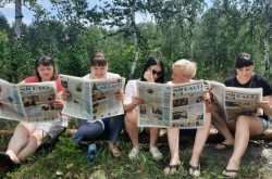 А газета все таки потрібна, кажуть дівчата з Полтавщини!