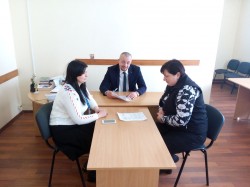 У Герці узгодили з освітянами години прийому школярів з оформлення паспорта громадянина України