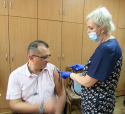 Міграційники Миколаївщини продовжують вакцинуватись проти хвороби COVID-19