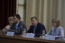 Нотаріуси відіграватимуть одну з ключових ролей у процесі децентралізації послуг у сфері реєстрації, - Павло Петренко