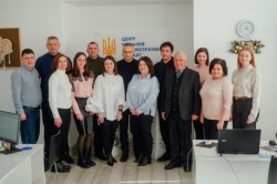 У ЦНАПі Вижницької міської ради вручили перші паспорти