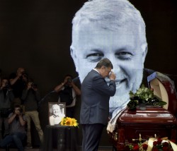 Президент України попрощався з журналістом Павлом Шереметом