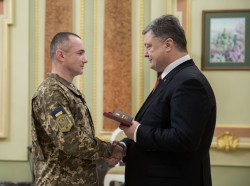 Президент нагородив українських воїнів – героїв АТО