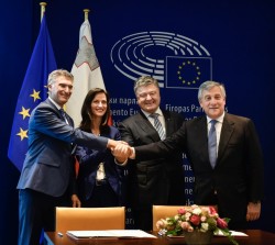 Президент взяв участь в церемонії підписання документа про запровадження безвізового режиму з ЄС