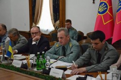 Віктор Муженко: Відвід військ на Донбасі поки неможливий