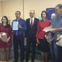 У Чернівцях Арсеній Яценюк і Павло Петренко запустили новий сервіс Мін'юсту з видачі свідоцтв про народження просто в пологових будинках
