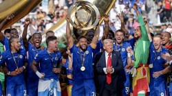 Трамп відсвяткував перемогу з "Челсі" на п'єдесталі Клубного чемпіонату світу-2025