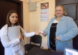 Перша посвідка у вигляді картки