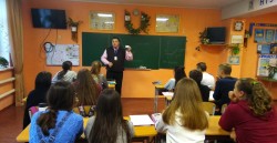 На Хмельниччині продовжується роз’яснювальна робота щодо документування ID-картками учнів загальноосвітніх навчальних закладів області