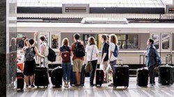 На непідконтрольну територію Донбасу в минулому році з'їздила чверть населення України