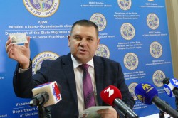У міграційній службі Прикарпаття журналістам розповіли про правові наслідки порушень іноземцями правил перебування в Україні