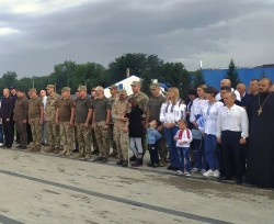 Т.в.о. начальника УДМС у Чернівецькій області Василь Паращук взяв участь у церемонії підняття прапора України