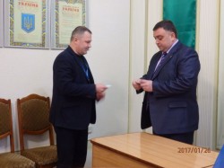 Посвідчення нового зразка отримали чернівецькі міграційники