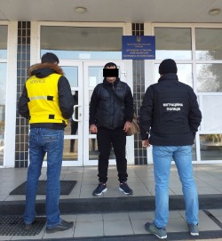 Незаконного мігранта з кримінальним минулим буде примусово видворено за межі України