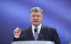 За время агрессии РФ больницы Минобороны помогли более 10 тыс. военных, - Порошенко