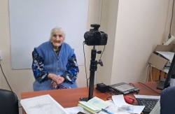 Міграційники Слов’янського відділу оформили 100-річній громадянці України  закордонний паспорт.