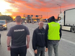 Громадянина Молдови примусово видворили з України