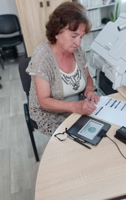 Коли життєві обставини не стали перешкодою: оформлення ID-  карток для подружжя!