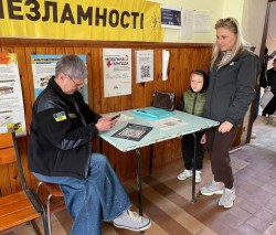 Мобільні підрозділи ДМС Херсонщини продовжують працювати для громадян на прифронтових територіях: підсумки тижня