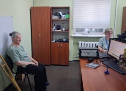 У міграційній службі подбали про зручне оформлення документа для 88-  річної відвідувачки