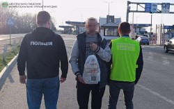 Жив без документів – іноземця видворили з України
